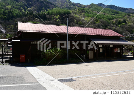 奈良井駅の駅舎（中央本線） 115822632