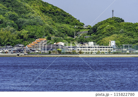 伯方島　愛媛県立今治西高等学校　伯方分校　愛媛県今治市 115822780