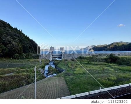 甫嶺駅から見える水門 115823392