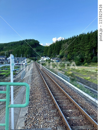 甫嶺駅の線路 115823416