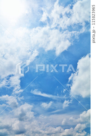 夏の青空と雲 夏の青空と雲 115823965