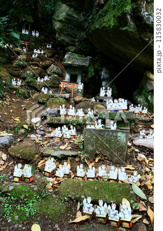 源頼朝が創建した鎌倉のお稲荷さん… 佐助稲荷神社 115830032