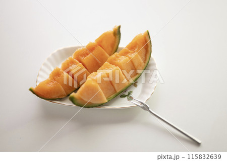 カットした完熟メロンマリアージュ カットした完熟メロンマリアージュ 115832639