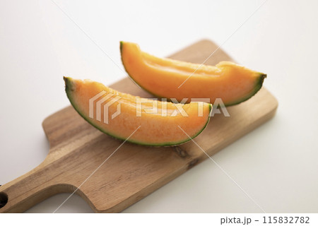 カットした完熟メロンマリアージュ 115832782