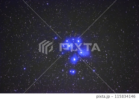 秋の星空　青く輝くすばる　プレアデス星団 115834146