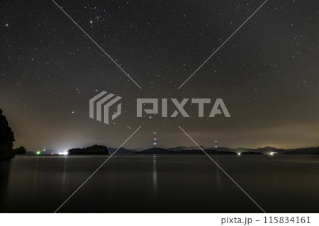 瀬戸内の秋の星景 昇るオリオン座 瀬戸内の秋の星景 昇るオリオン座 115834161