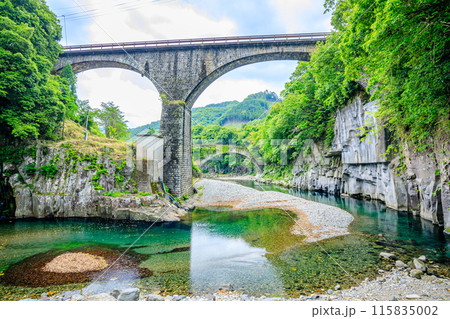 初夏の轟橋と出会橋 大分県豊後大野市 初夏の轟橋と出会橋 大分県豊後大野市 115835002