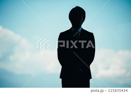 シルエットのビジネスマン・匿名・謎・正体不明・裏社会の人物 115835434