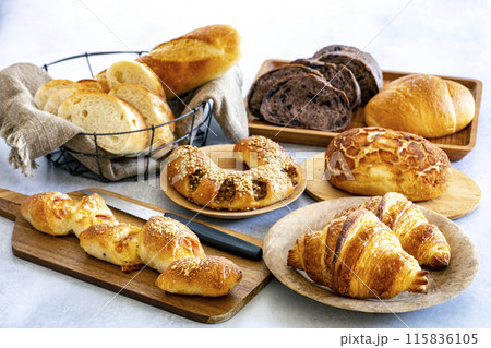 美味しそうなパンの集合 美味しそうなパンの集合 115836105