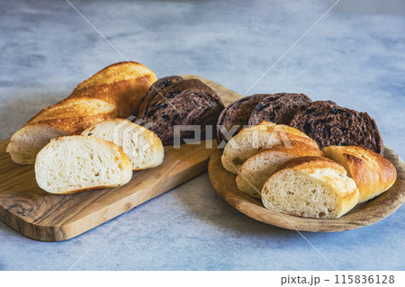 美味しそうなパンの集合 美味しそうなパンの集合 115836128