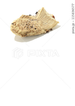 薄皮たい焼きを白背景で撮影 115836577