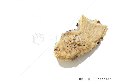薄皮たい焼きを白背景で撮影 薄皮たい焼きを白背景で撮影 115836587