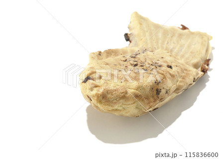 薄皮たい焼きを白背景で撮影 115836600