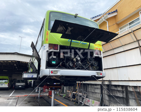 バスの車両整備 115838604