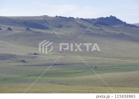 ゲルと十三世紀村へ向かう道 ゲルと十三世紀村へ向かう道 115838965