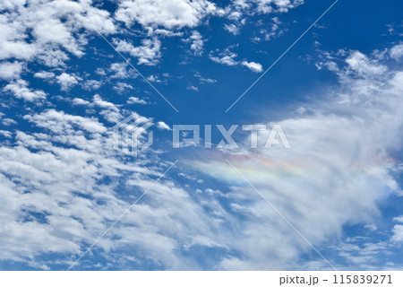 空　青空　 彩雲　背景素材　 115839271