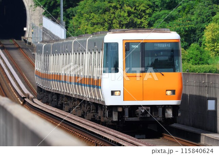 【近鉄】7000系（けいはんな線：学研北生駒駅） 115840624