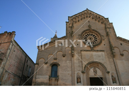 洞窟住居サッシ　マテーラ大聖堂 115840851