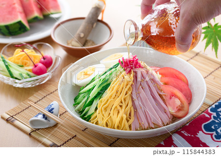 夏の定番料理 冷やし中華 115844383