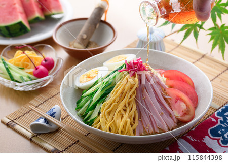 夏の定番料理 冷やし中華 115844398