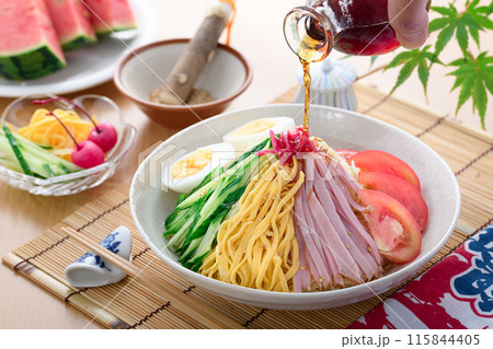 夏の定番料理 冷やし中華 115844405