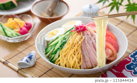 夏の定番料理 冷やし中華 115844414