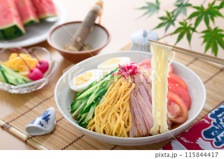 夏の定番料理 冷やし中華 夏の定番料理 冷やし中華 115844417