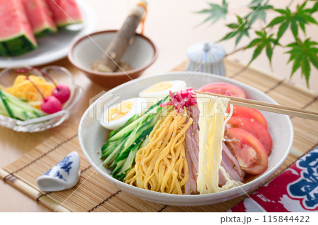 夏の定番料理 冷やし中華 115844422