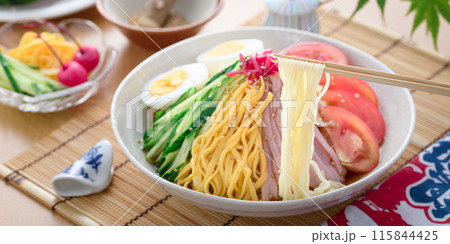 夏の定番料理 冷やし中華 115844425