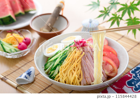 夏の定番料理 冷やし中華 115844428