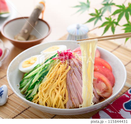 夏の定番料理 冷やし中華 夏の定番料理 冷やし中華 115844431