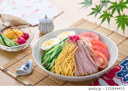 夏の定番料理 冷やし中華 115844455
