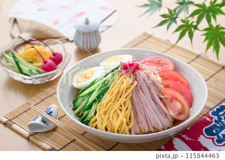 夏の定番料理 冷やし中華 115844463