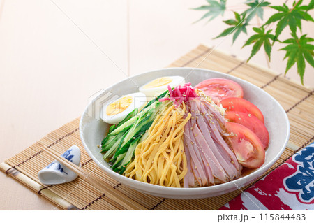 夏の定番料理 冷やし中華 115844483