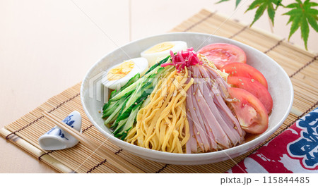 夏の定番料理 冷やし中華 115844485