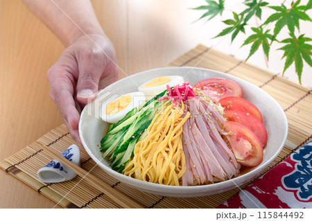 夏の定番料理 冷やし中華 夏の定番料理 冷やし中華 115844492