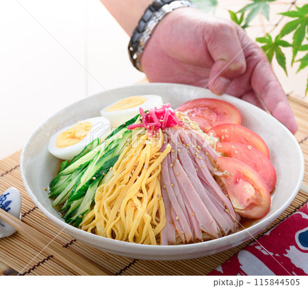 夏の定番料理 冷やし中華 115844505