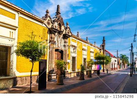 Traditional houses in San Pedro Tlaquepaque - Guadalajara, Mexico 115845298