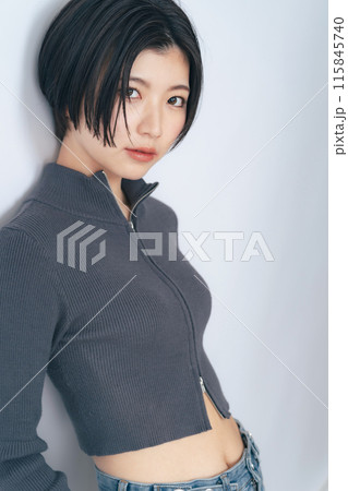 女性のファッションポートレート 115845740