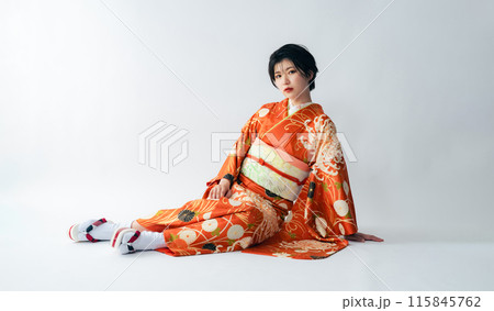 着物を着た女性のポートレート 成人式 着付け 着物を着た女性のポートレート 成人式 着付け 115845762