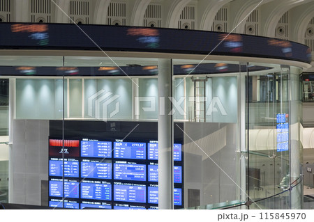 株式市場イメージ（東証アローズ・マーケットセンター） 115845970