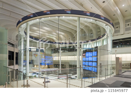 株式市場イメージ（東証アローズ・マーケットセンター） 115845977