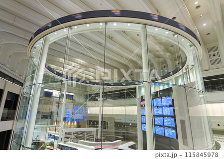 株式市場イメージ（東証アローズ・マーケットセンター） 115845978