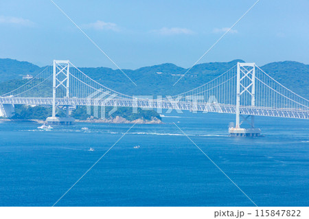 淡路島から望む鳴門海峡と大鳴門橋 淡路島から望む鳴門海峡と大鳴門橋 115847822
