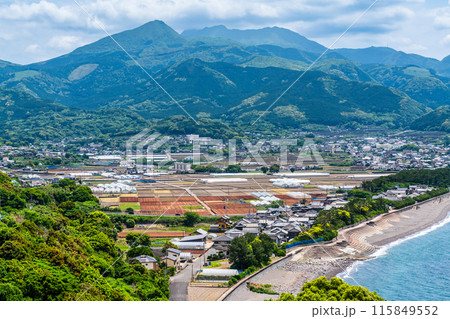 千々石展望台から千々石海水浴場の眺め　【長崎県雲仙市】 115849552