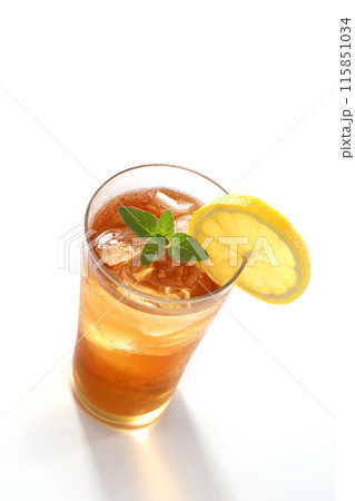 グラスに注がれたアイスレモンティー 115851034