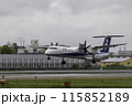 雨の大阪空港・伊丹空港に着陸するANAボンバルディアDash8 Q-400 115852189