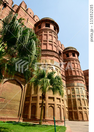インドにあるアグラ城のとても美しい風景 インドにあるアグラ城のとても美しい風景 115852285