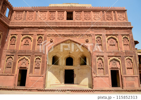 インドにあるアグラ城のとても美しい風景 115852313