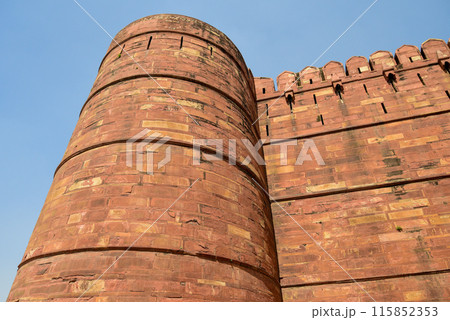 インドにあるアグラ城のとても美しい風景 115852353
